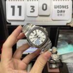 Patek Philippe Nautilus series 57261A-010, White Dial, Complete Month Day Date and Moon Phase Functions, 40.5mm Size. - 图片 3
