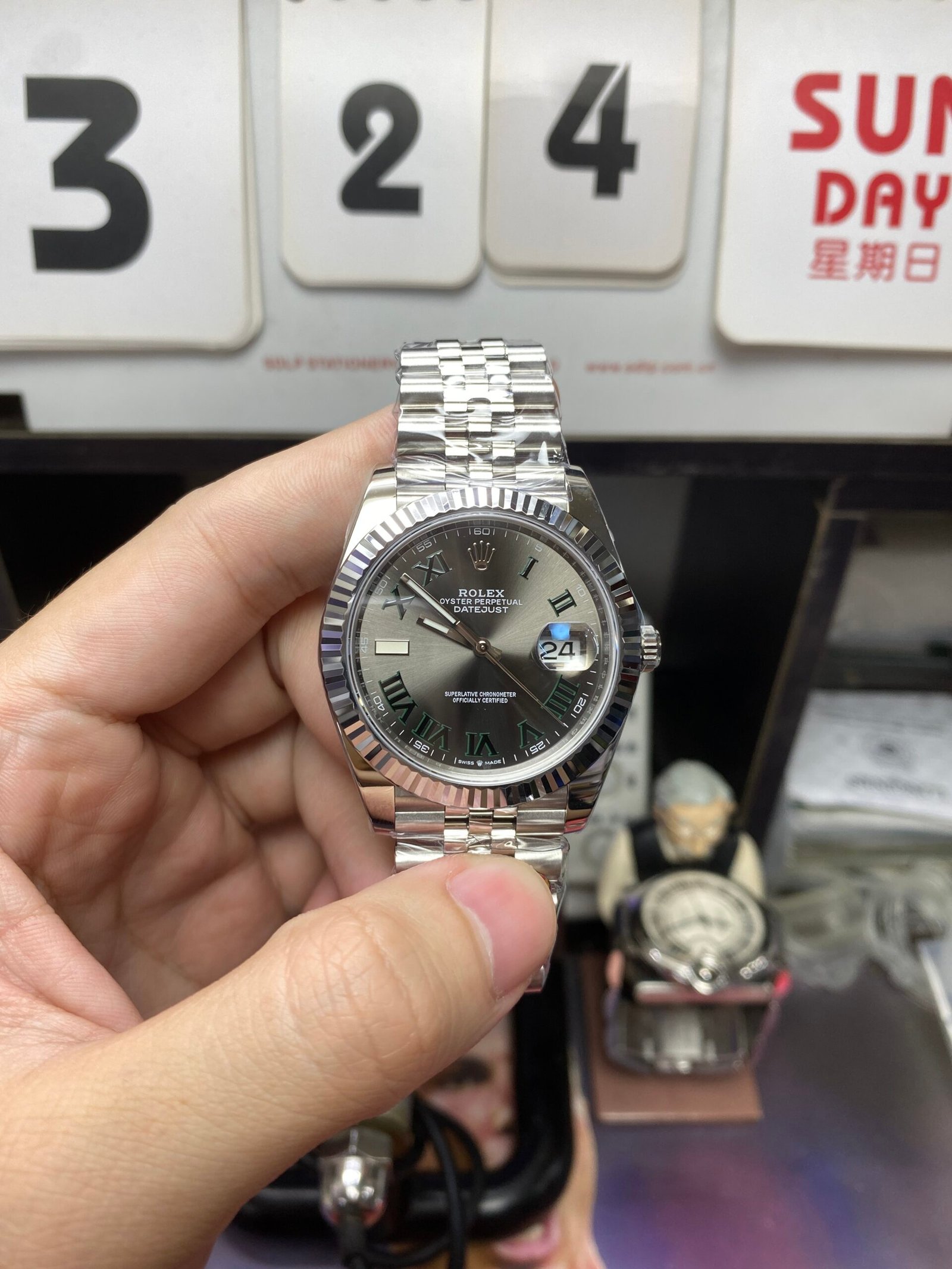 286a6d755004ced8cc7a17e39b358db1.jpg Rolex Datejust Series Watch Model M126334-0022(Green Roman Numerals)41mm - 图片 1