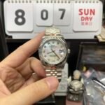 Rolex Datejust Series m126234-0019, White Mother-of-Pearl Dial with Diamond Hour Markers, 36mm size, Jubilee stainless steel bracelet. - 图片 2
