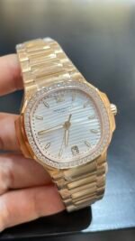 Patek Philippe Nautilus Sporty Elegance Series 71181200R-001, Silver Dial, 35.2mm size WOMEN - 图片 3