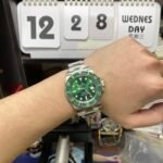 Rolex Submariner Series 116610LV-0002, Green Hulk, 40mm size. - 图片 11