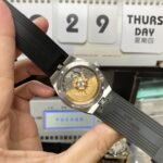 Vacheron Constantin Overseas Series 4500V110A-B126, White Dial with Rubber Strap Sunburst Textured Dial, 41mm Size. - 图片 3