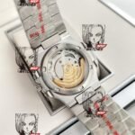 Patek Philippe Nautilus series 57261A-010, White Dial, Complete Month Day Date and Moon Phase Functions, 40.5mm Size. - 图片 9