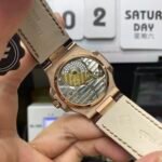 Patek Philippe Nautilus series 5712GR-001, Coffee Dial Rose Gold Case Brown Leather Strap, 40mm size. - 图片 4