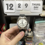 Vacheron Constantin Overseas Series 4500V110A-B126, White Dial with Rubber Strap Sunburst Textured Dial, 41mm Size.