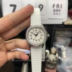 Patek Philippe Aquanaut series 5069G-011, White Dial with Diamond Bezel, Women 35.2mm Size. - 图片 2