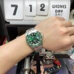 Rolex Submariner Series 116610LV-0002, Green Hulk, 40mm size. - 图片 6