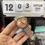 Rolex Datejust Series m126331-0008, Pink Dial with Checkered Bezel Two-Tone Rose Gold Case, 36mm Size, Five-Link Steel Bracelet. - 图片 4