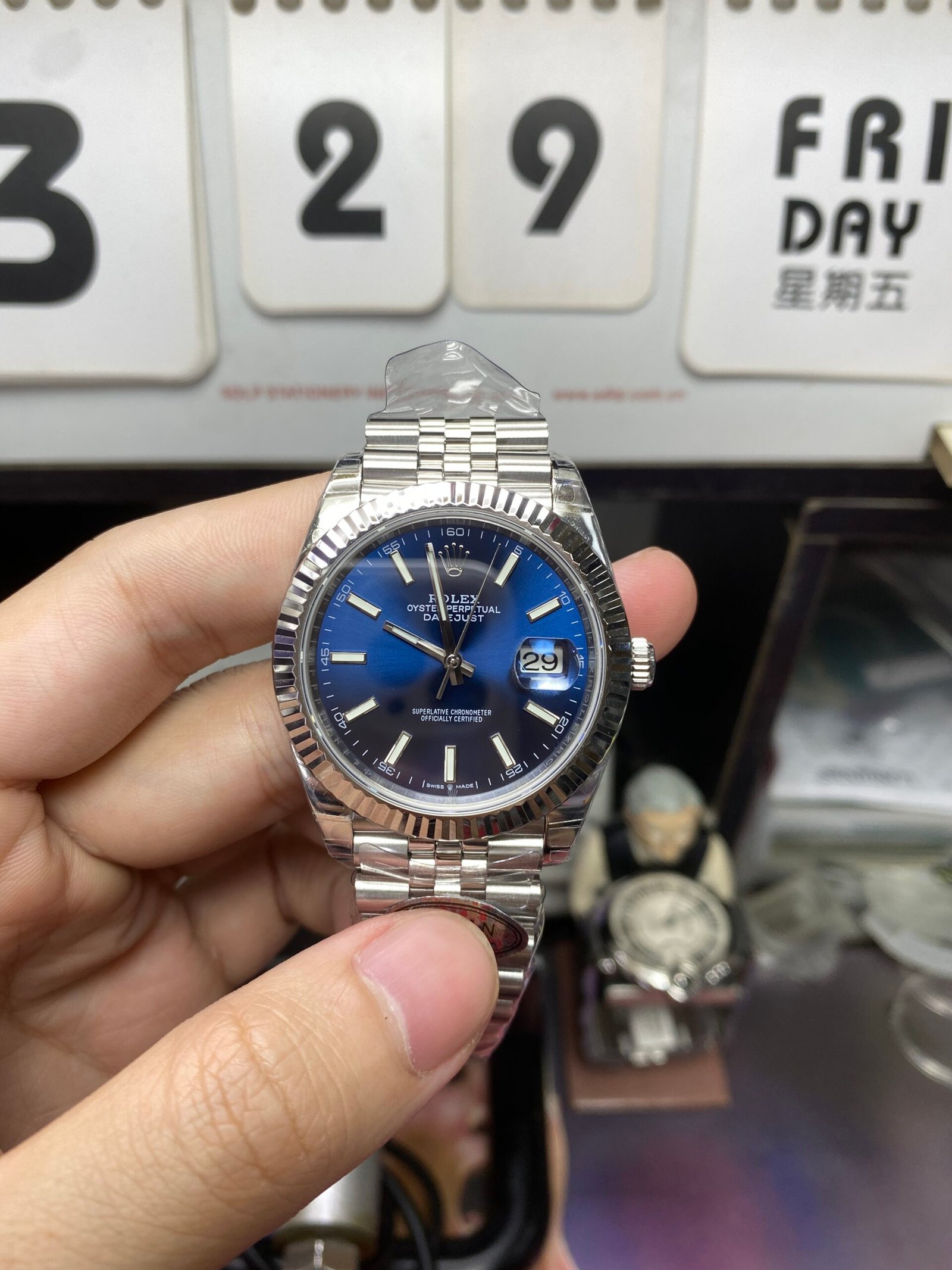 d4fbbd2624760a8e70263f52c97a4a96.jpg Rolex Datejust Series Watch Model M126334-0002 41mm - 图片 1