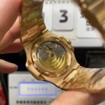 Patek Philippe Nautilus series 57111R-001, Rose Gold Case with Gradient Dark Brown Dial Steel Bracelet, 40mm Size. - 图片 4